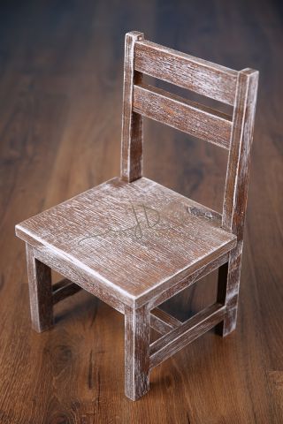 Dětská židlička - ořechová