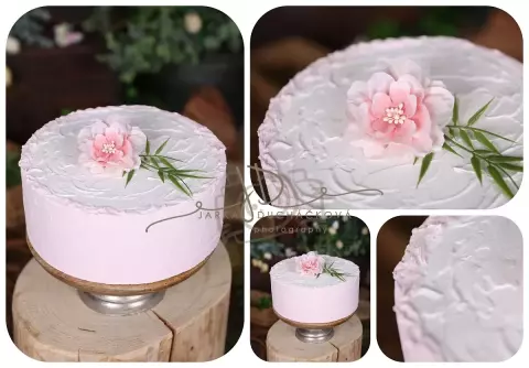 Dort Ø25cm se zdobením růžovo bílý