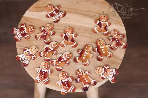 Ozdoby - Perníčci s čokoládou - mix 15ks Ozdoby - Perníčci s čokoládou - mix 15ks