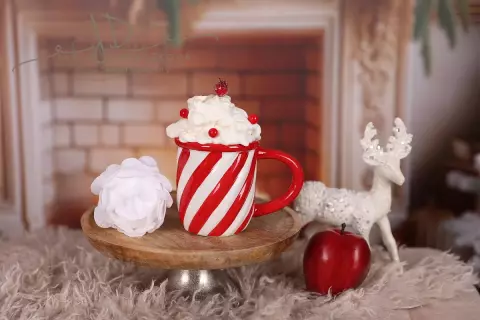 Hrneček vánoční se šlehačkou - Ozdoba červená