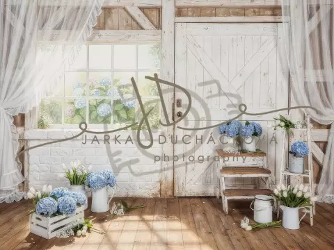 Stodola s hortenziemi 18 Stodola s hortenziemi 18