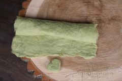 Fluff - podložka merino 30x30cm + srdíčko zelenkavá