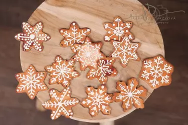 Ozdoby - Perníčci vločky - mix 12ks
