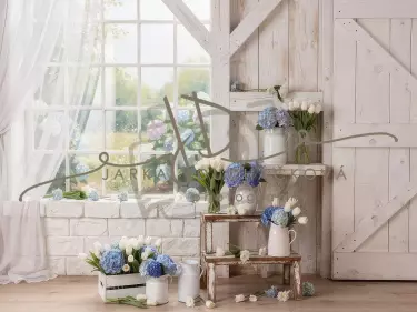 Stodola s hortenziemi 6